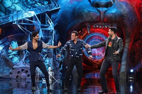 Salman Khan Katrina Kaif Set Bigg Boss 16 Stage On Fire With Sizzling