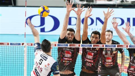 Superlega Trento Straccia Civitanova E Risponde A Perugia La Stampa