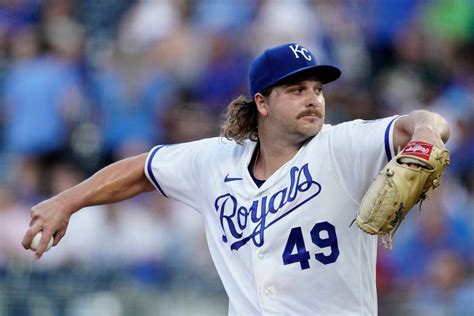 KC Royals Jonathan Heasley Pitches Through Stomach Trouble Before