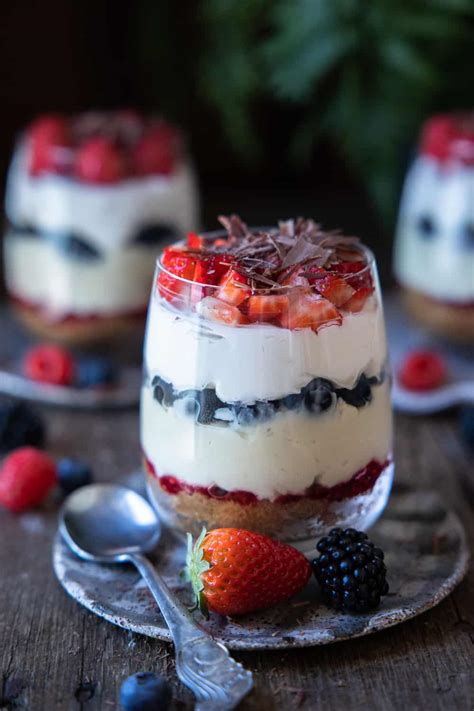 Vegan Trifle Cups with Berries | The Minimalist Vegan