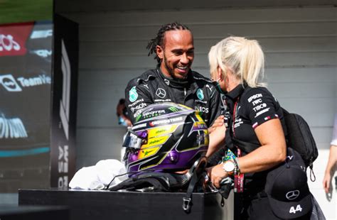 Lewis Hamilton Et Angela Cullen Mettent Fin à Leur Collaboration