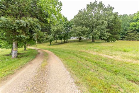 5715 CLIFTON RD, SAVANNAH, TN 38372 – List 4 Less Realty