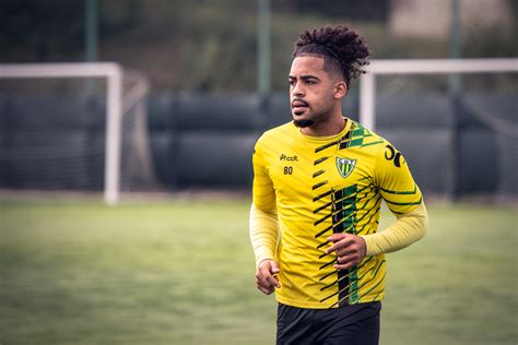 Golo Solit Rio De Arcanjo D Vit Ria Ao Tondela Frente Ao Nacional