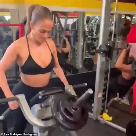 Jennifer Lopez Shows Off Her Impressive Core Strength In Workout