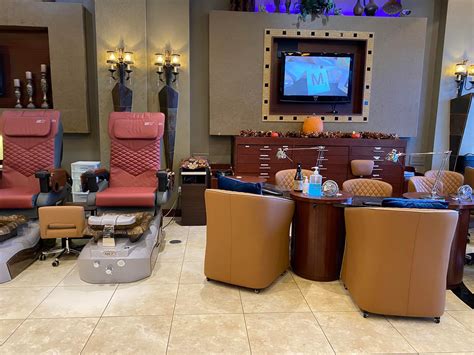 Deluxe Nail Salon | Burleson TX