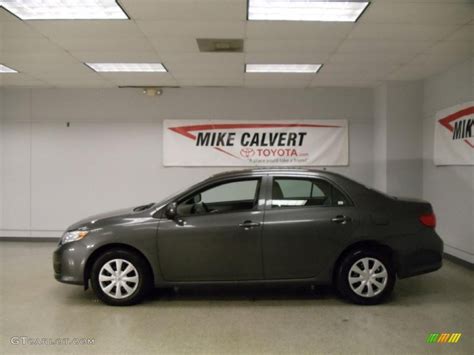 Magnetic Gray Metallic Toyota Corolla Le Photo