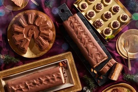 Iceland Launch Galaxy Chocolate Wreath Giant Mars Bar And Twix Caramel