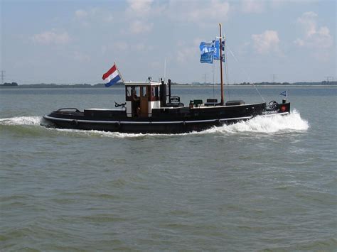 Sleepboot En Opduwer Van Het Jaar Vereniging De Motorsleepboot