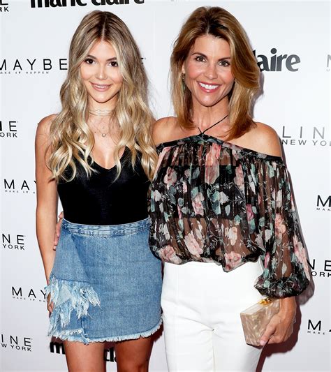 Lori Loughlin and Look-Alike Daughter Olivia Jade Share a Girls' Night
