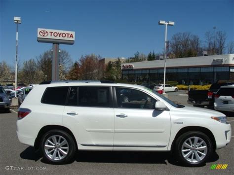 Blizzard White Pearl Toyota Highlander Hybrid Wd Photo