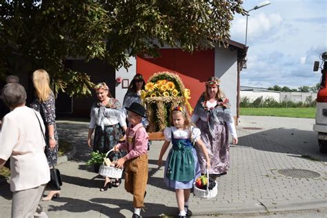 Przemarsz dożynkowy i Oktoberfest w Żerdzinach ZDJĘCIA Galerie