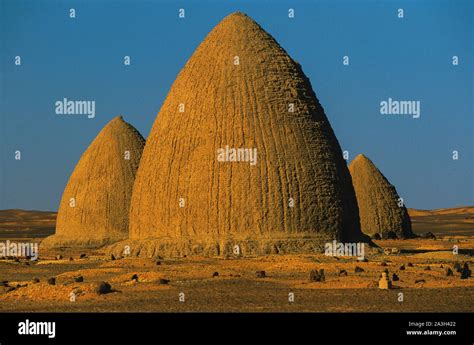 Sudan, Sahara, Old Dongola Stock Photo - Alamy