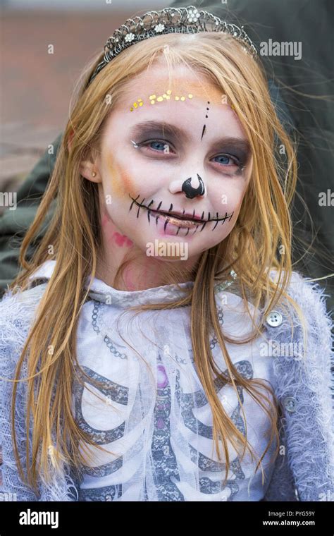 Kids zombie parade hi-res stock photography and images - Alamy