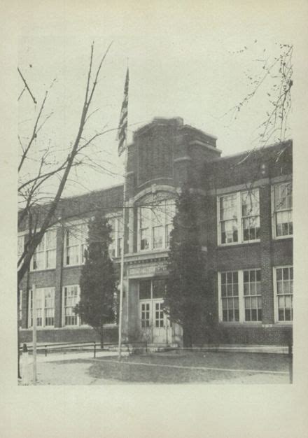 Explore 1946 Wayne Memorial High School Yearbook, Wayne MI - Classmates