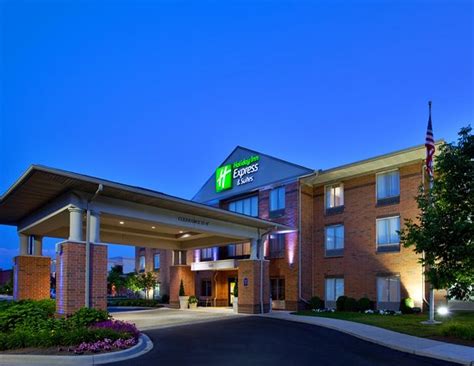 HOLIDAY INN EXPRESS & SUITES DAYTON-CENTERVILLE $95 ($̶1̶3̶7̶ ...