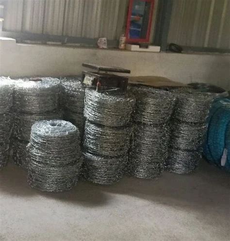 Stainless Steel Gi Barbed Wire Single Razor Coil Diameter 600 Mm At