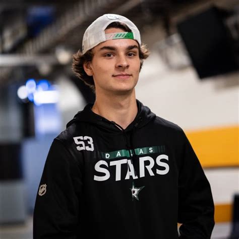 wyatt johnston dallas stars hockey pro hockey players stars hockey