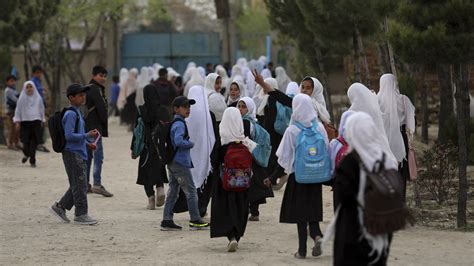 Taliban bars Afghan girls from attending school beyond 6th grade : NPR