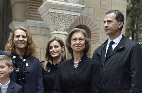 Photo L Infante Elena D Espagne La Princesse Letizia La Reine Sofia