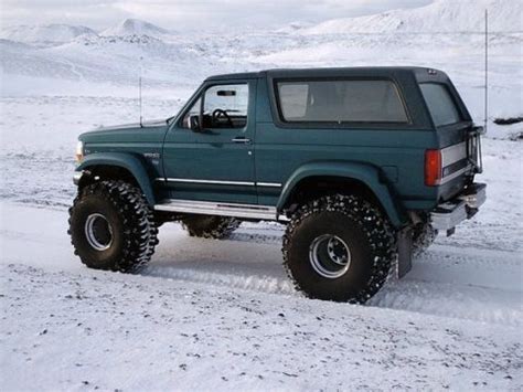 Ford Bronco 4x4 - reviews, prices, ratings with various photos