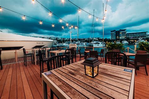 Boaters Bar Table ONE15 Marina Sentosa Cove Singapore