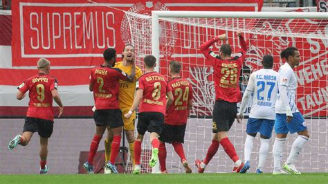 Nach spätem Tor gewinnt Wehen Wiesbaden mit 1 0 gegen Hansa Rostock