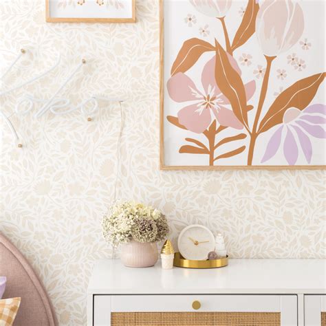 Effortless Elegance: Cream Peel and Stick Wallpaper