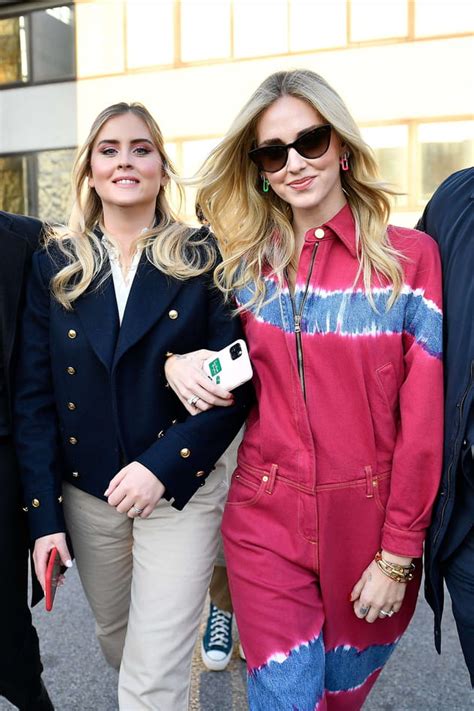 Chiara Et Valentina Ferragni Au D Fil Alberta Ferretti