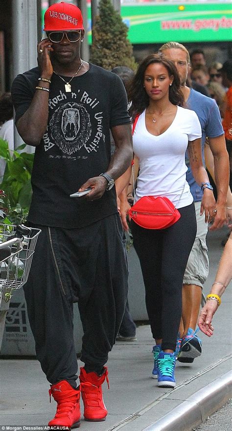 Kiss Kiss Fanny Neguesha Steps Out Wearing Red Lip Handbag Whilst Out And About With Fiance