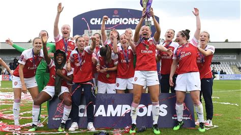 Arsenal Women Lift The Fa Wsl Trophy Champions 201819 Youtube