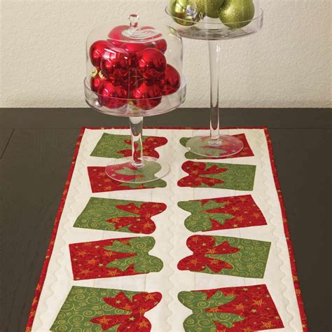 GO Festive Bow Table Runner Pattern AccuQuilt