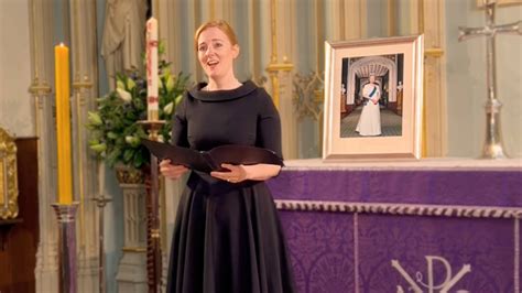 Solo soprano sings Queen’s beloved hymn ‘The Lord is My Shepherd’ in ...