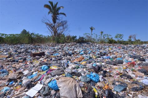 Semana da Água descarte incorreto de lixo no solo contamina lençol