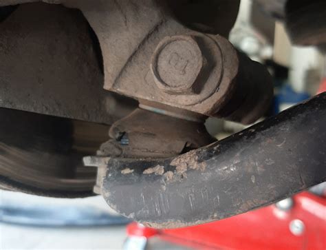 ₪ 37. Замена передних рычагов. RЕNAULT. Замена смазки в опорных ...