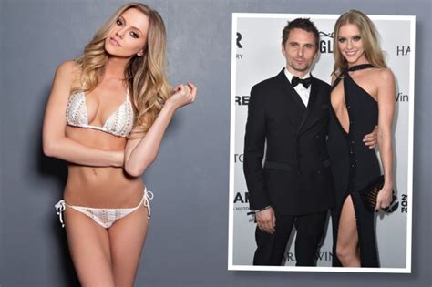 5 Hot Sexy Elle Leary Bikini Pics