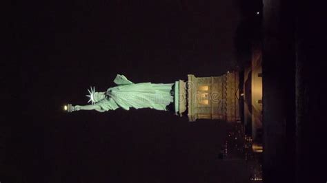 statue  liberty  night   york city view   water