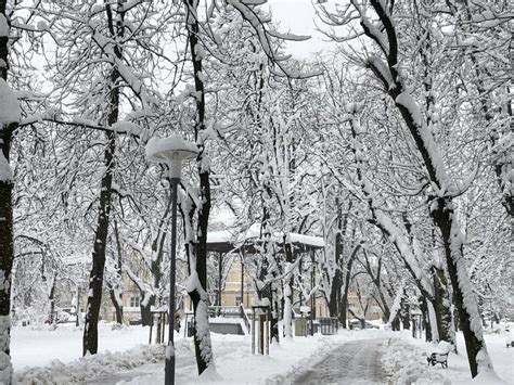 Snje Na Velja A Ogulin Nadomak Rekordne Visine Snijega Crometeo