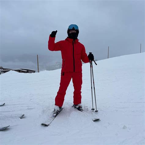 El Video De Canelo Álvarez Aprendiendo A Esquiar En Nieve Infobae