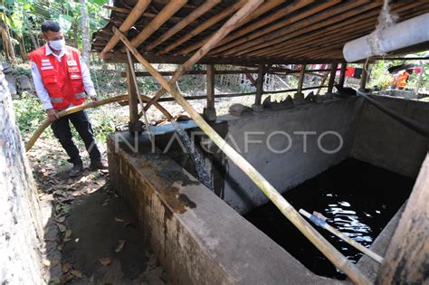 Pmi Distribusi Air Bersih Di Boyolali Antara Foto