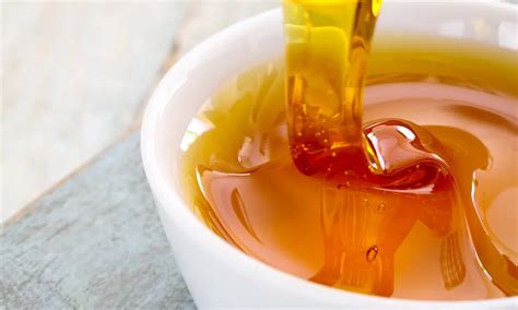 Maple Syrup vs Golden Syrup: The Same? | Let's Foodie