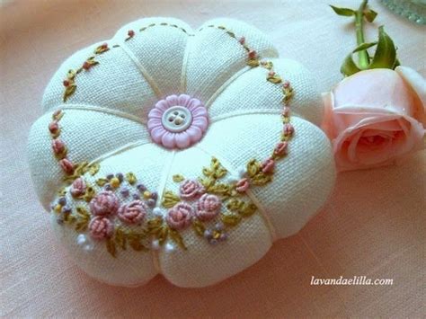 Pin By Giovanna On Signora Zucca Brazilian Embroidery Ribbon