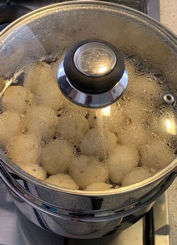 Steamed Sooji Balls Recipe