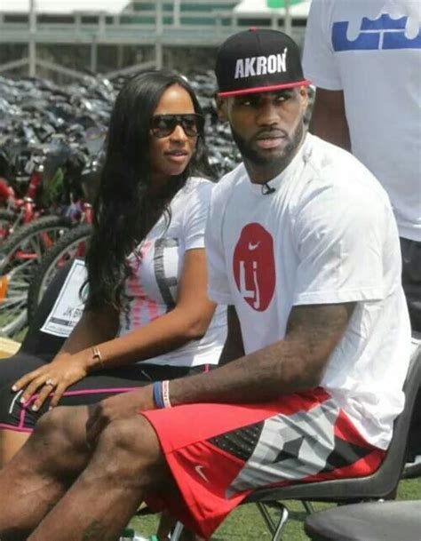 Lebron James With Wife Savannah Brinson James In Akron Ohio Lebron James And Wife Lebron