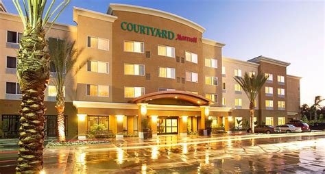 Courtyard Anaheim at Disneyland Resort | Disneyland area hotels ...