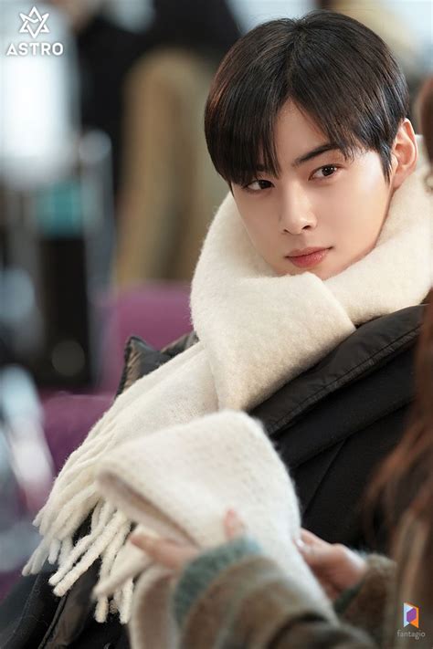 Astro S Cha Eunwoo Becomes 3rd Most Followed Actor On Instagram With His 17 1m Followers Kpopmap