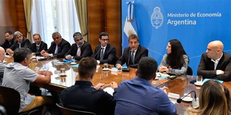 El Gobierno Acordó Con Las Empresas Del Calzado Bajar 15 El Precio