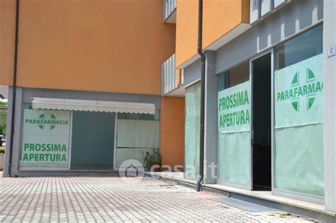 Negozio Locale Commerciale In Vendita In Zona Villa Rosa A