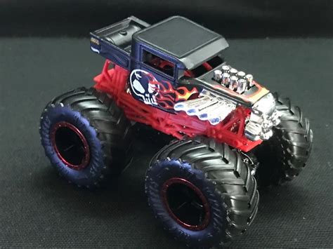 HOT WHEELS BONE Shaker Monster Truck Collectable Scale 1 64 EUR 4 21 PicClick IT