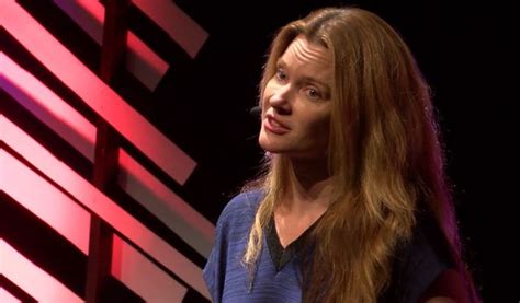 Justine Musk - Who is Elon Musk's First Wife? - Techie + Gamers