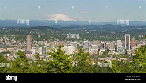 Portland Oregon Cityscape And Mount Hood Panorama Stock Photo Alamy